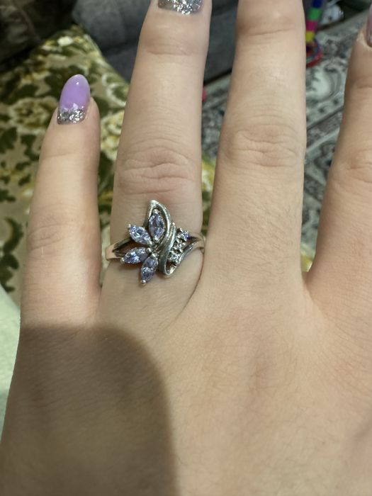 Кольцо серебро новое размер 17-17,5