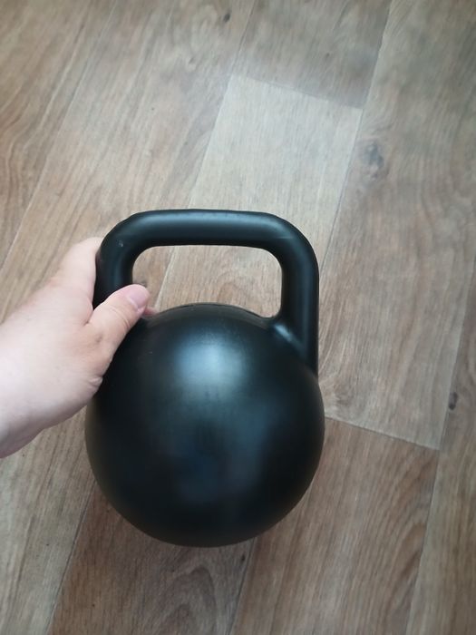 Гиря спортивная.