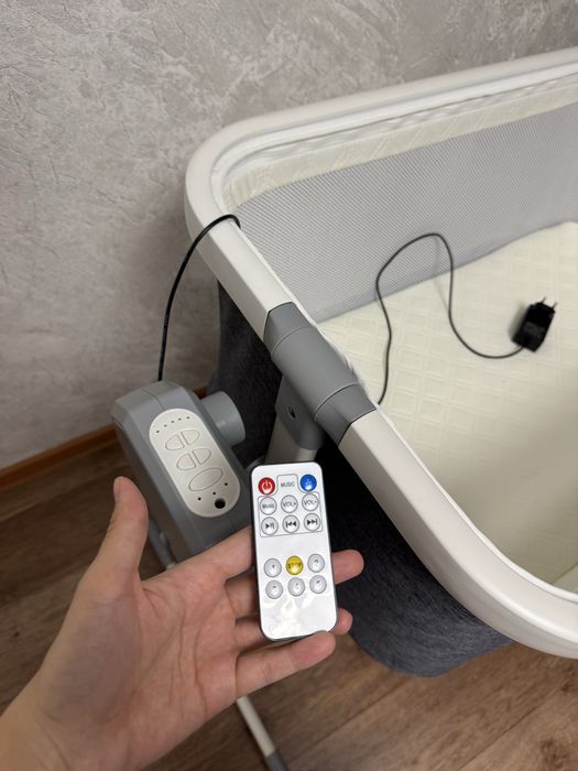 Электронная манеж-кровать