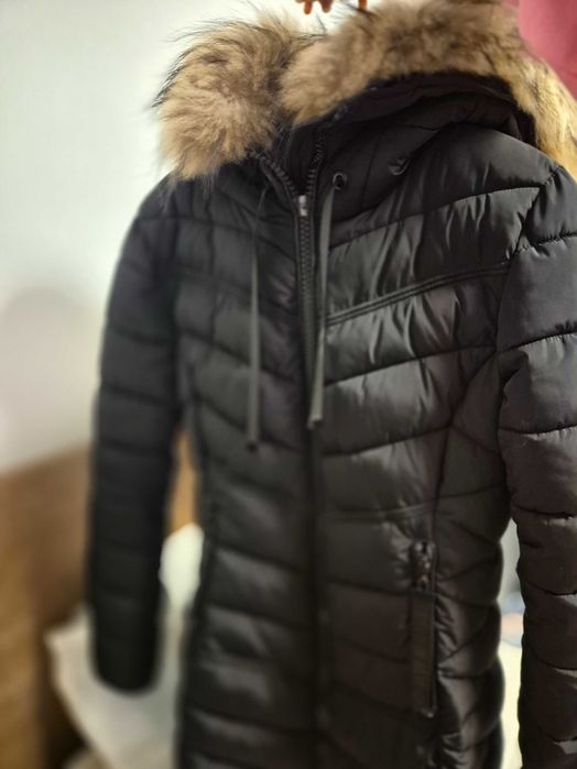 Дълго яке с естествен косъм на яката