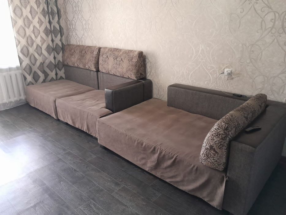 Продам диван! Для зала