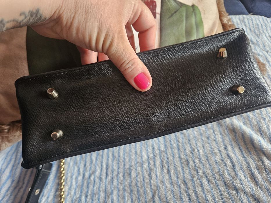 Класическа черна чанта FURLA