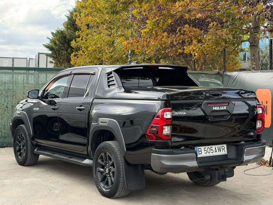 Toyota Hilux Invincible