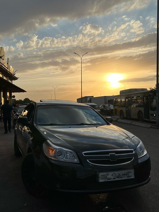 Chevrolet Epica.