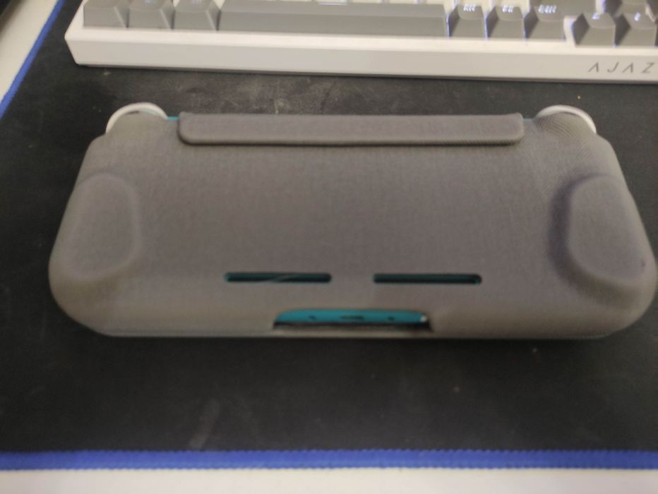 Продается прошитый Switch lite