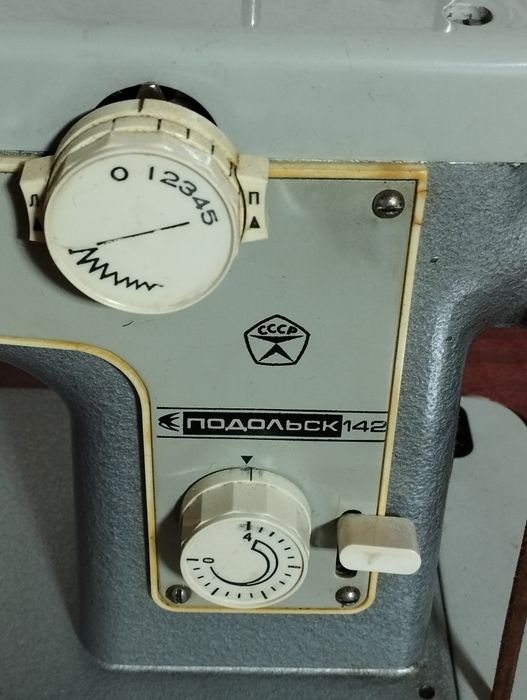 Продам швейную машинку Подольск 142