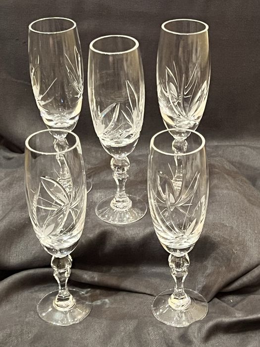 Продам хрустальные бокалы