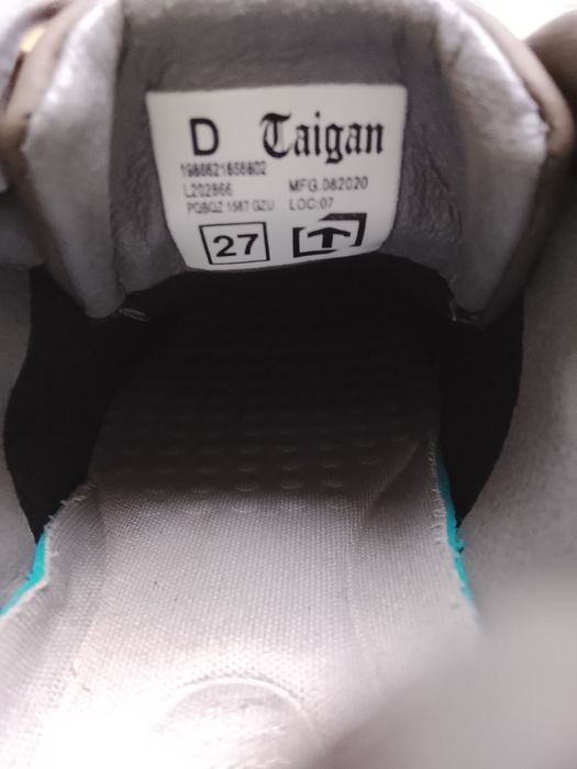 Продам детские ботинки