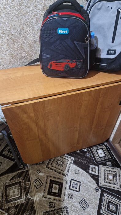 Стол раскладной.