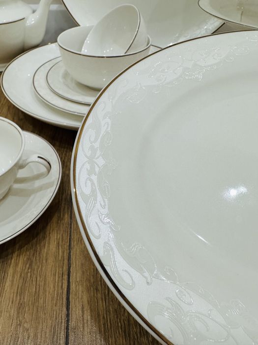 Продам чайно-столовый сервиз