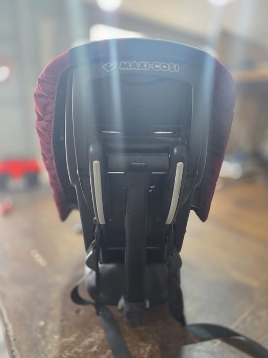 Vând scaun auto Maxi Cosi Mobi 9-25 kg
