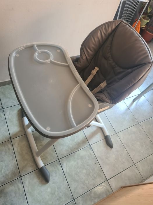 Scaunul de masă Joie Mimzy Spin 3 în 1