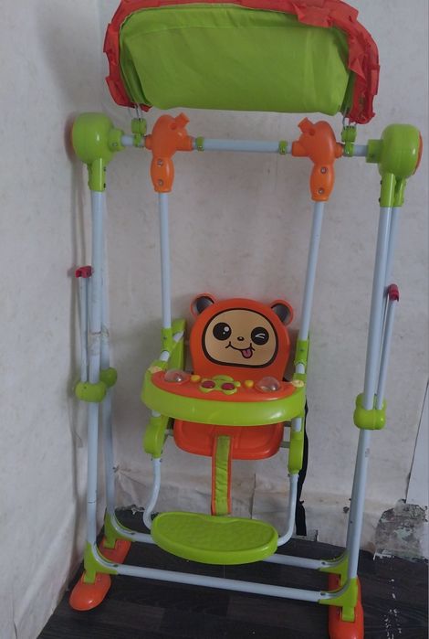 Качеля детская  в отличном состоянии