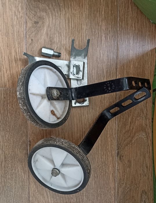Vand bicicleta copii, roti 20'', roti ajutatoare