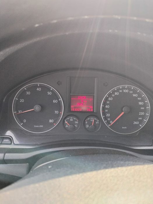 Vând Volkswagen Jetta
