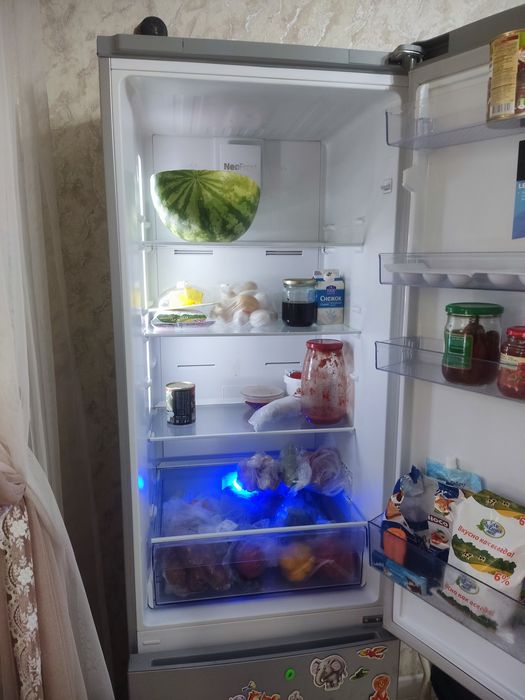 Продам холодильник