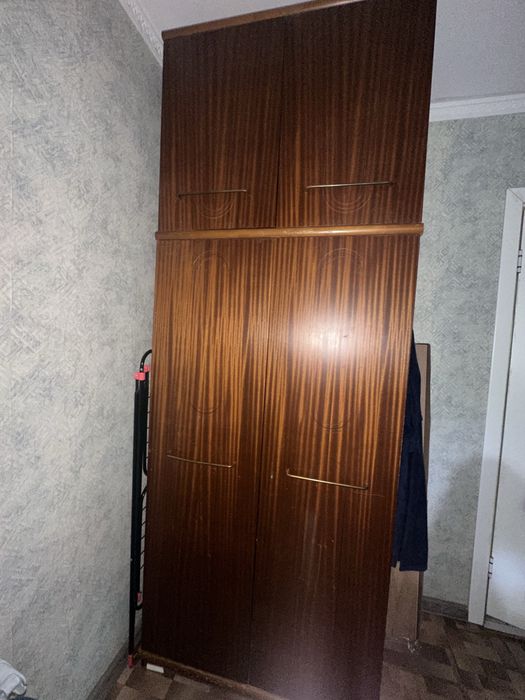 Продам 2 шкафа в рабочем состоянии, дверцы рабочие, самовывоз