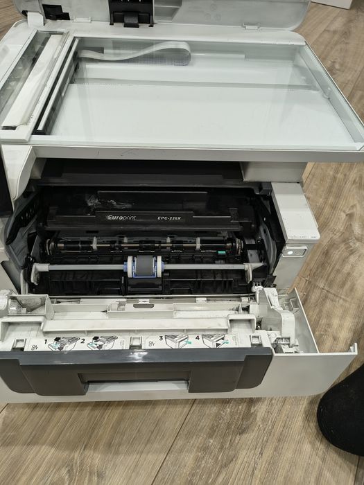 Продаем мфу  hp 426dw