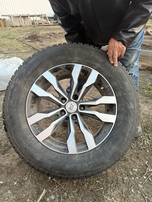 Продам Шины с дисками