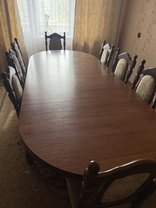 Продается стол со стульями