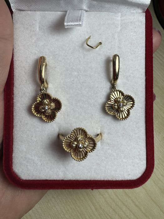 Золотой комплект  585 проба