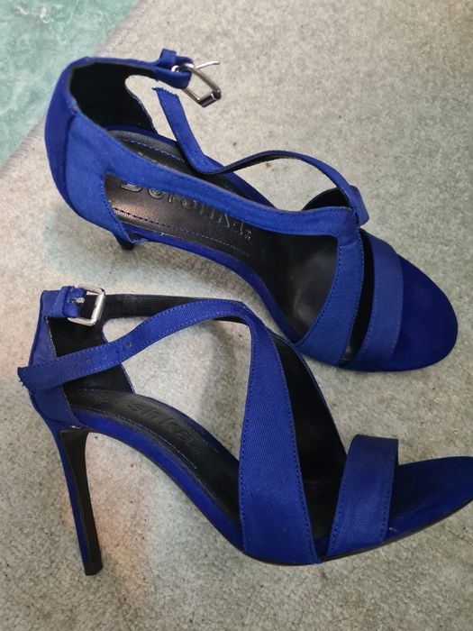 Sandale Bershka albastru electric