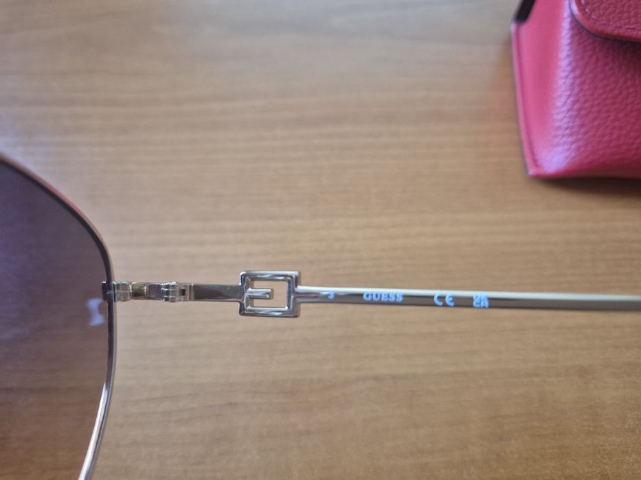 Дамски слънчеви очила Guess