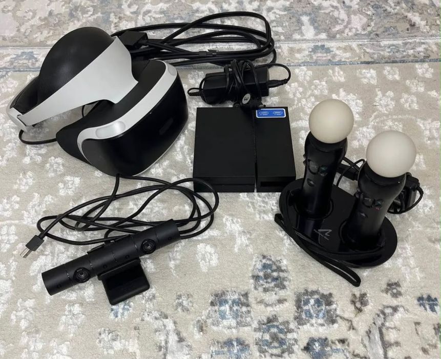 Игровая приставка PS4