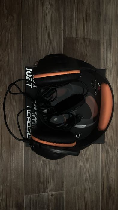Продам игровые наушники