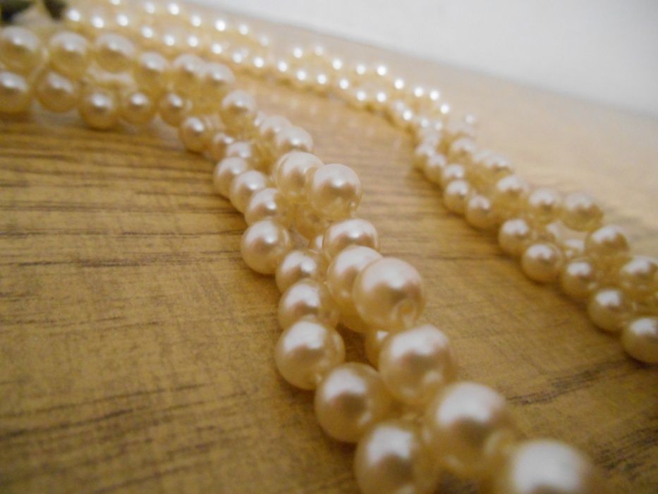 Продавам дамска бижутерия - комплект колие и обеци или само обеци