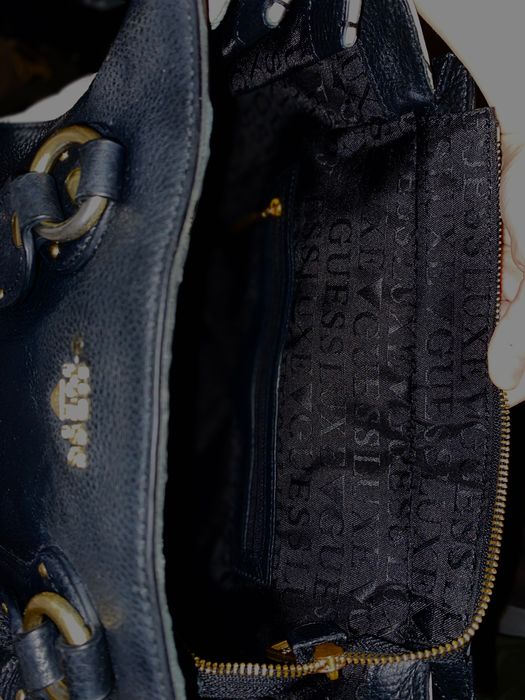 GUESS Luxe Two-Tone Leather Tote Bag – Elegant & Timeless