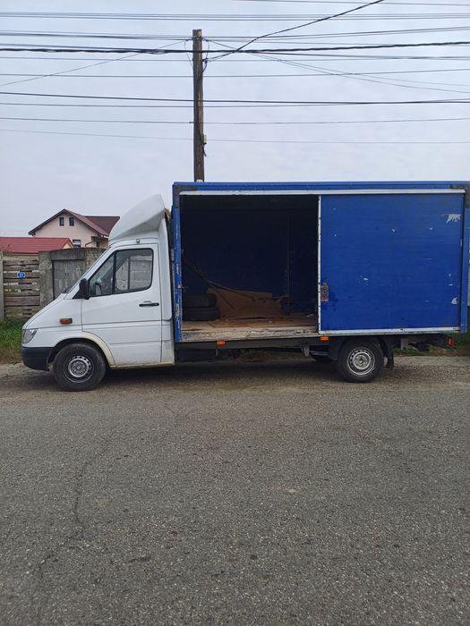 Vând Mercedes sprinter