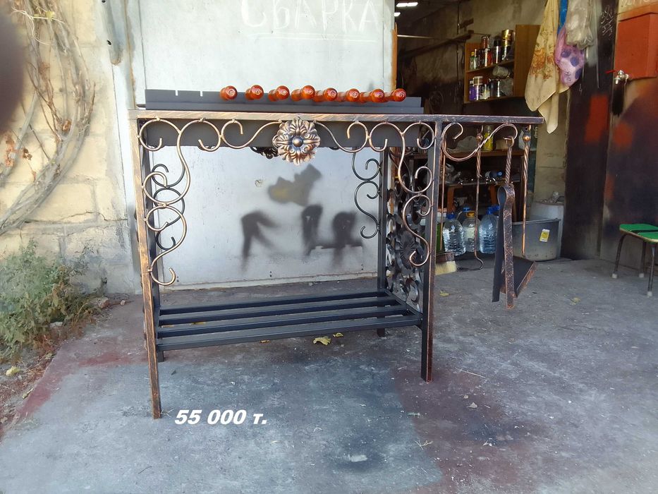 Продам мангал с урнами.