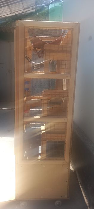 Клетка большая для домашних питомцев