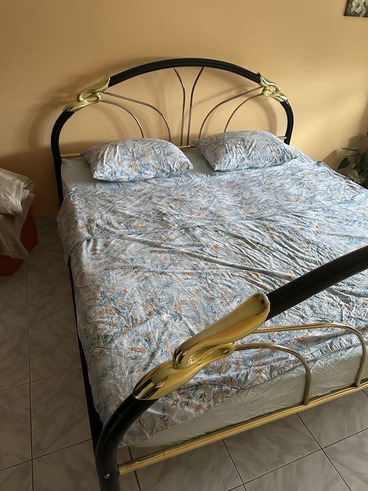 Тръбна мебел-за спалня