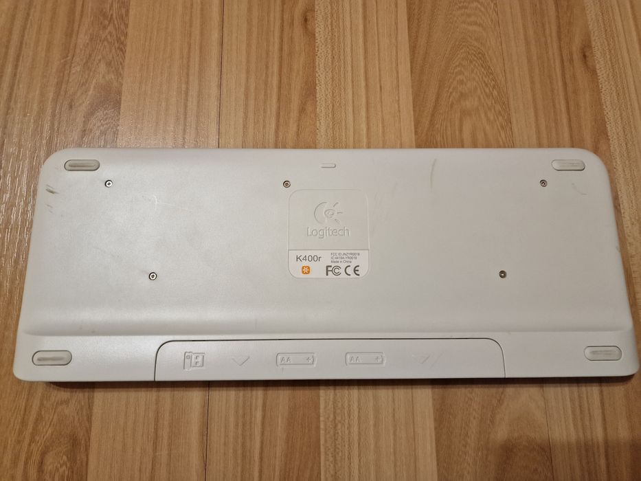 Vând Tastatură Wireless Logitech K400r, În Stare Impecabilă