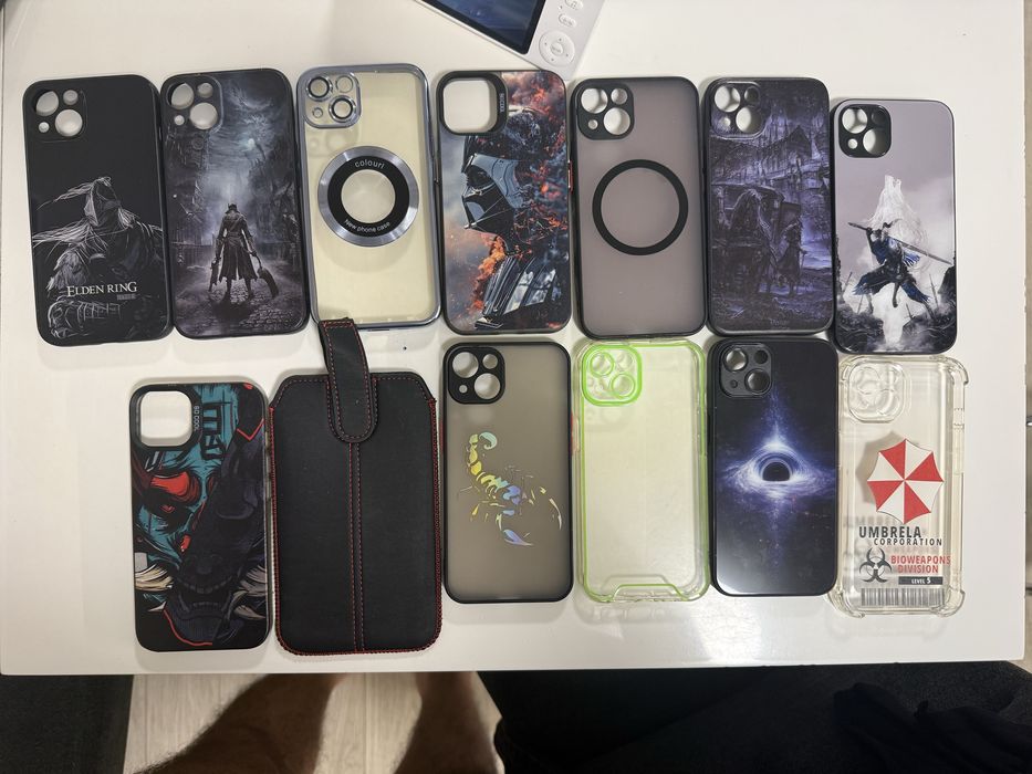 Калъфи за iPhone 13