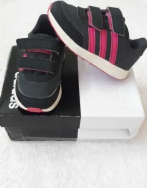 Оригинални маратонки на Адидас 33 номер-50лв.