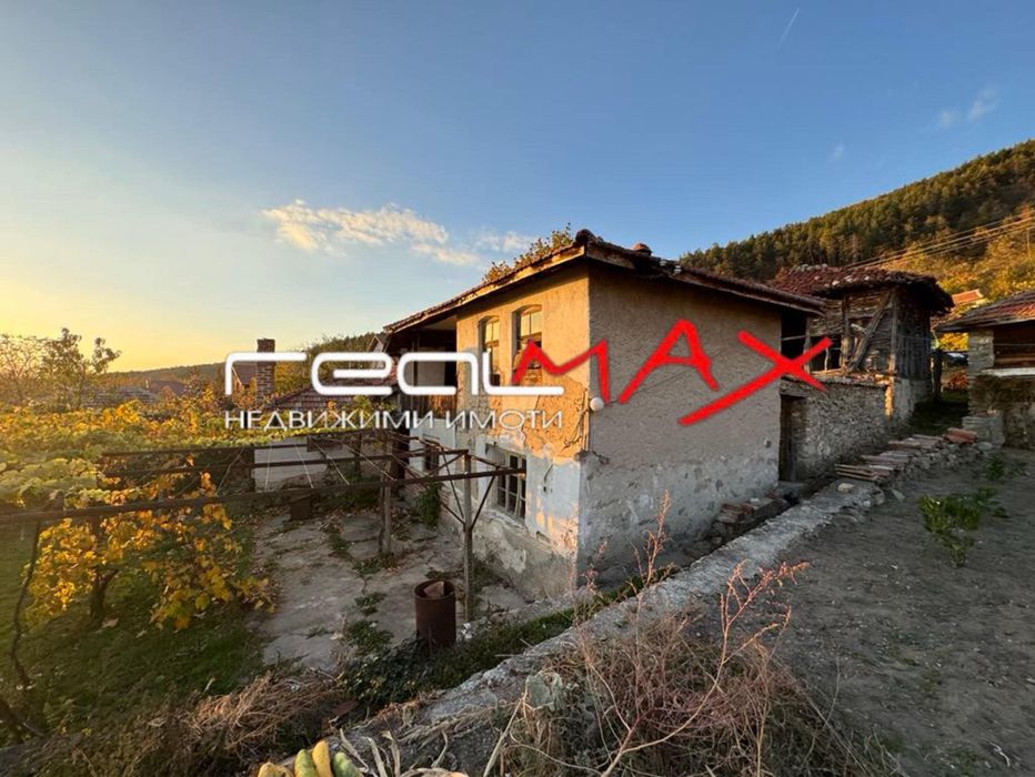 Продава къща в с. Горно Изворово