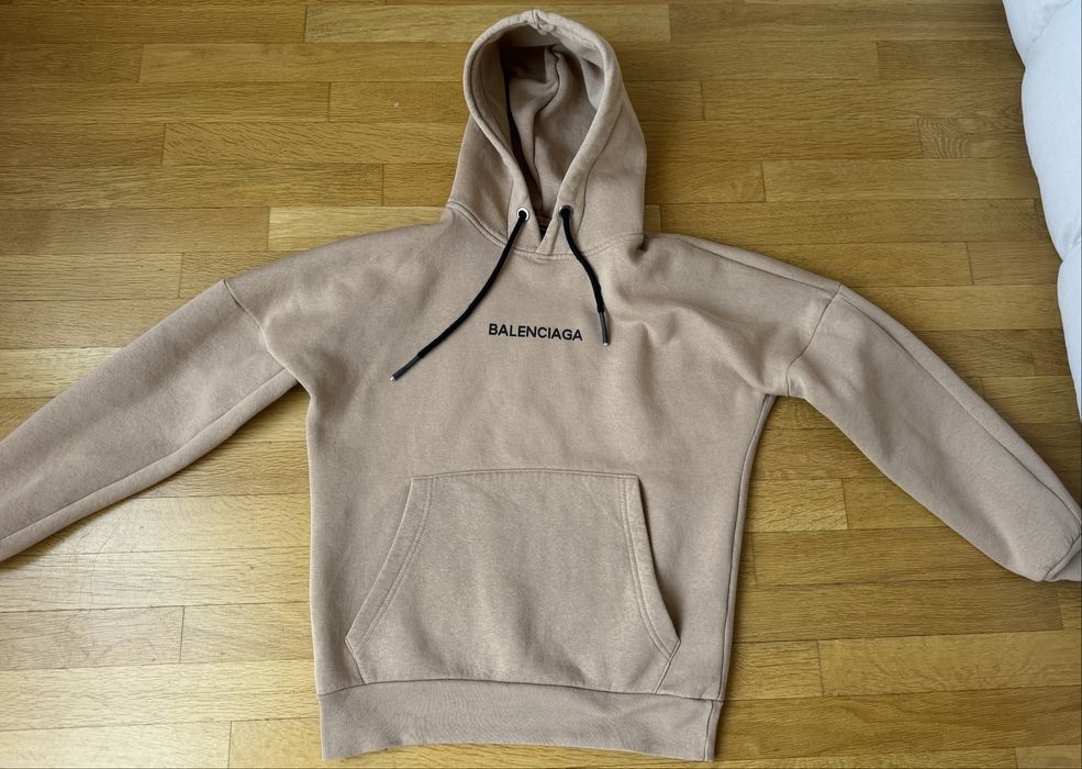 Худи balenciaga с размер-40лв.