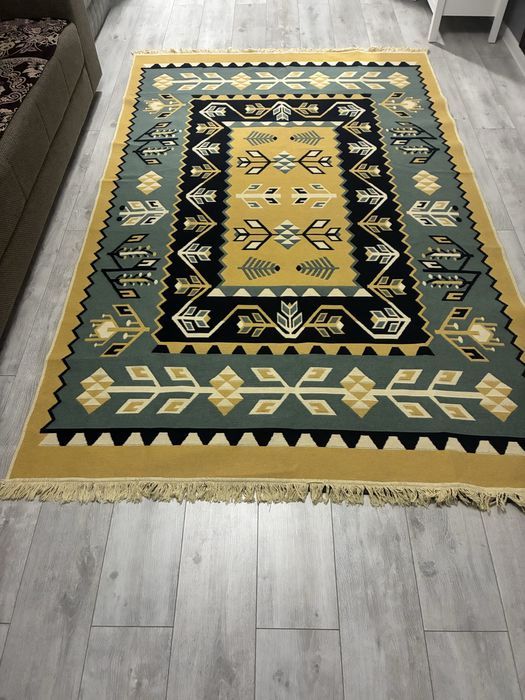 Безворсовый ковер