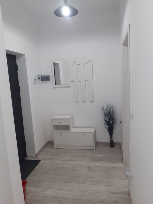 Închiriez garsonieră