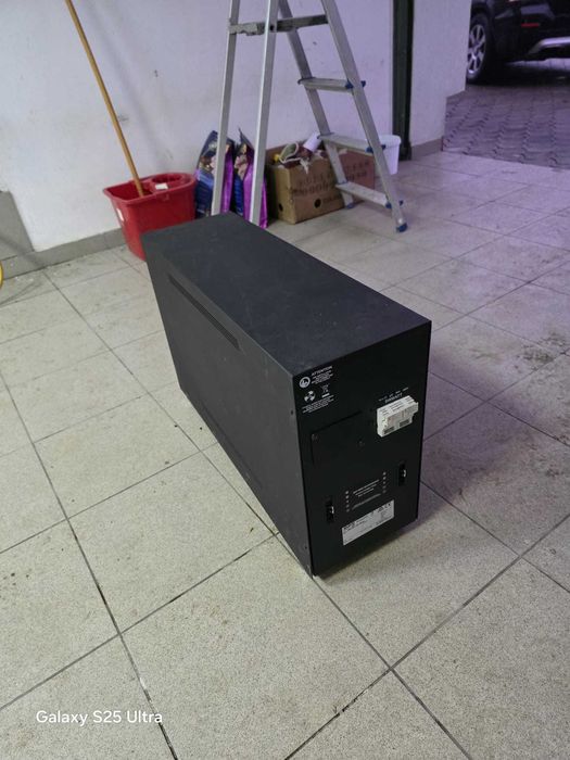 Cutie , cabinet , caracasa , extender baterii pentru panouri  sau UPS
