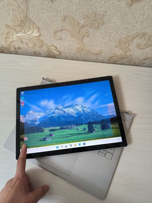 Microsoft Surface Book 2