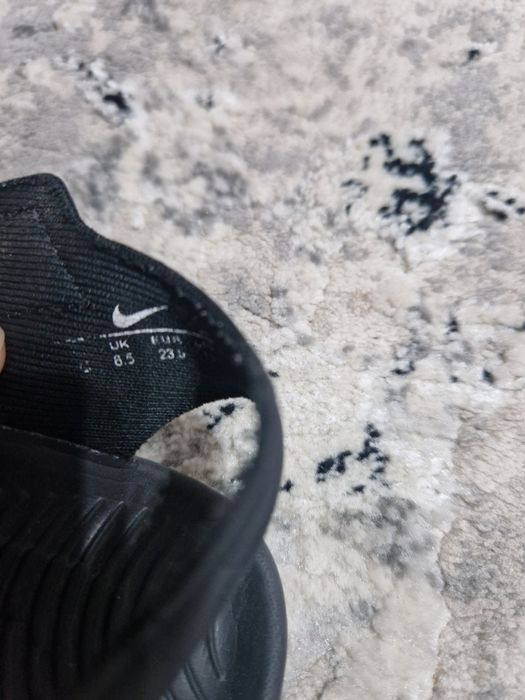 Sandale Nike marimea 23