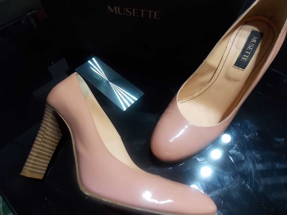 pantofi Musette si Mihai Albu - mas 38 si 39,5 - 200 lei