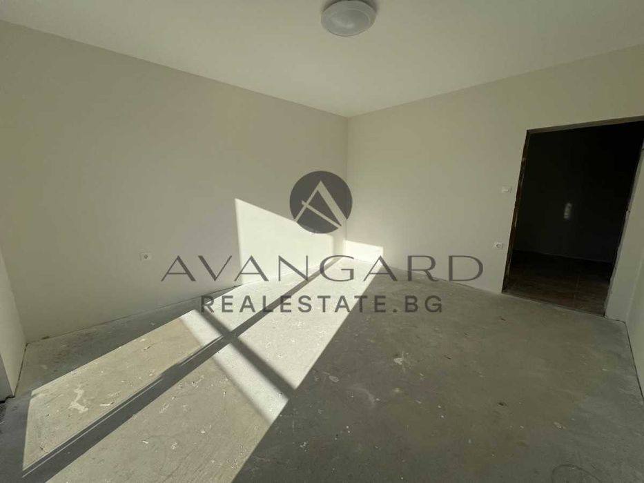 оф.24684 Самостоятелна двуетажна къща с акт 16 в Крумово