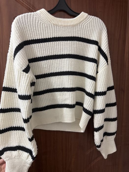 Свитер тёплый в полоску