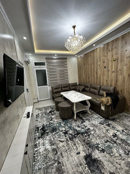 Продается.Чиланзар -10 квартал. Евро 1в2-х комнатная квартира.