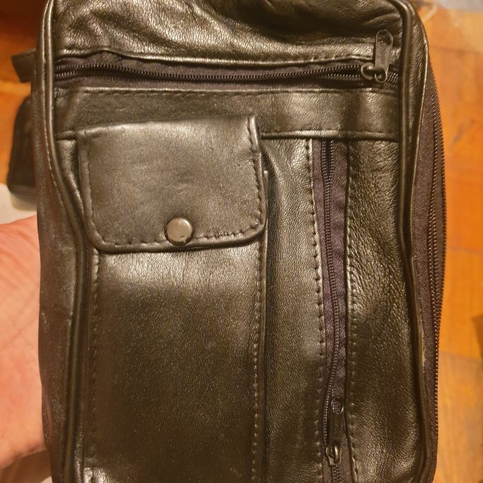 Барсетка коженая.